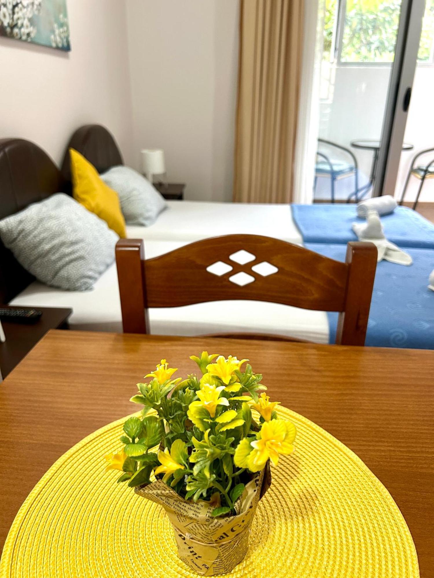 Apartments Mitende Budva Eksteriør bilde